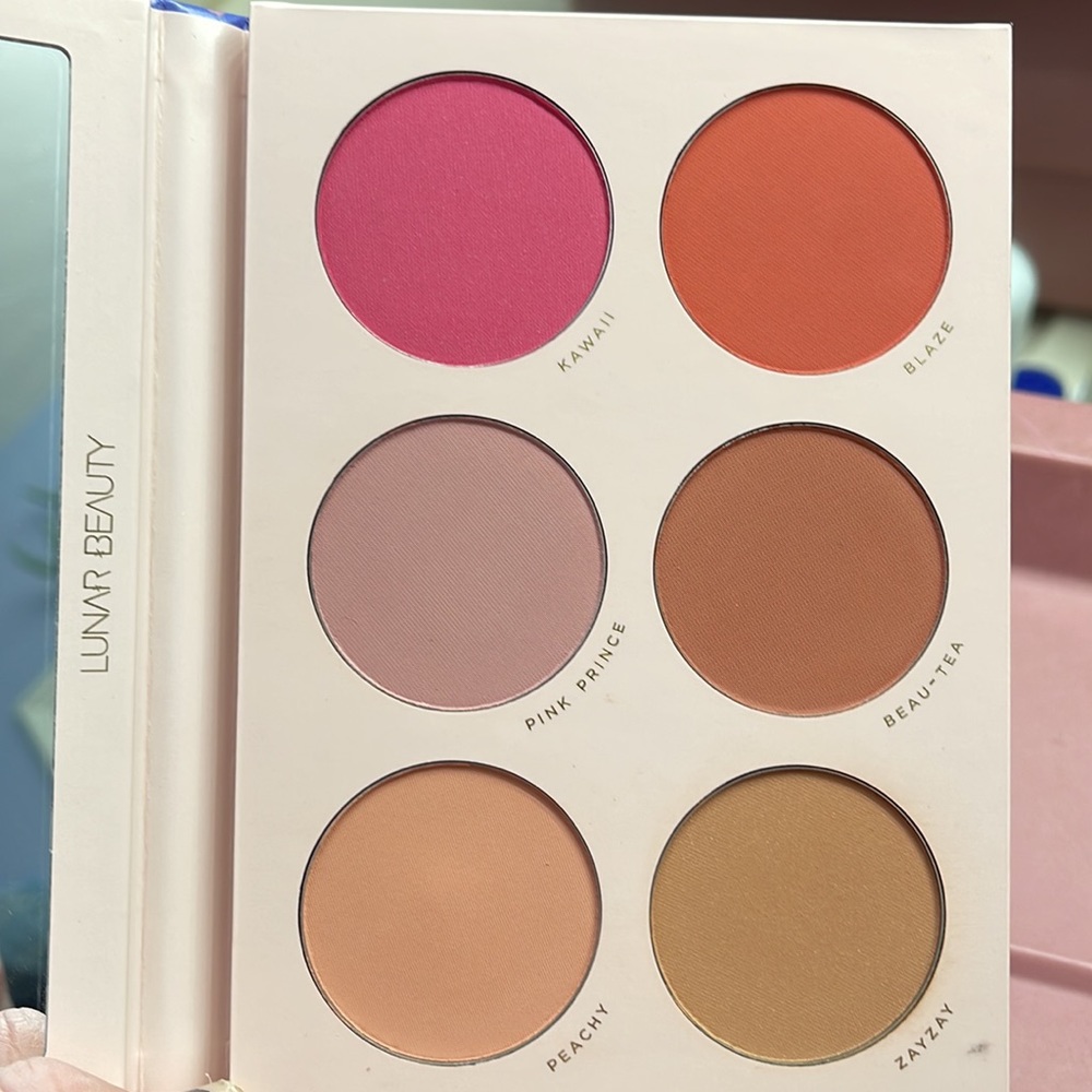 Lunar beauty nude prism blush palette only swatched one shade